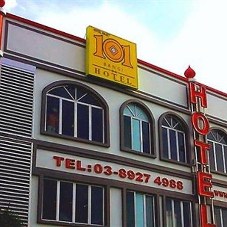 101 Hotel Bangi Bagian luar foto