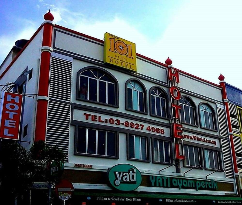 101 Hotel Bangi Bagian luar foto