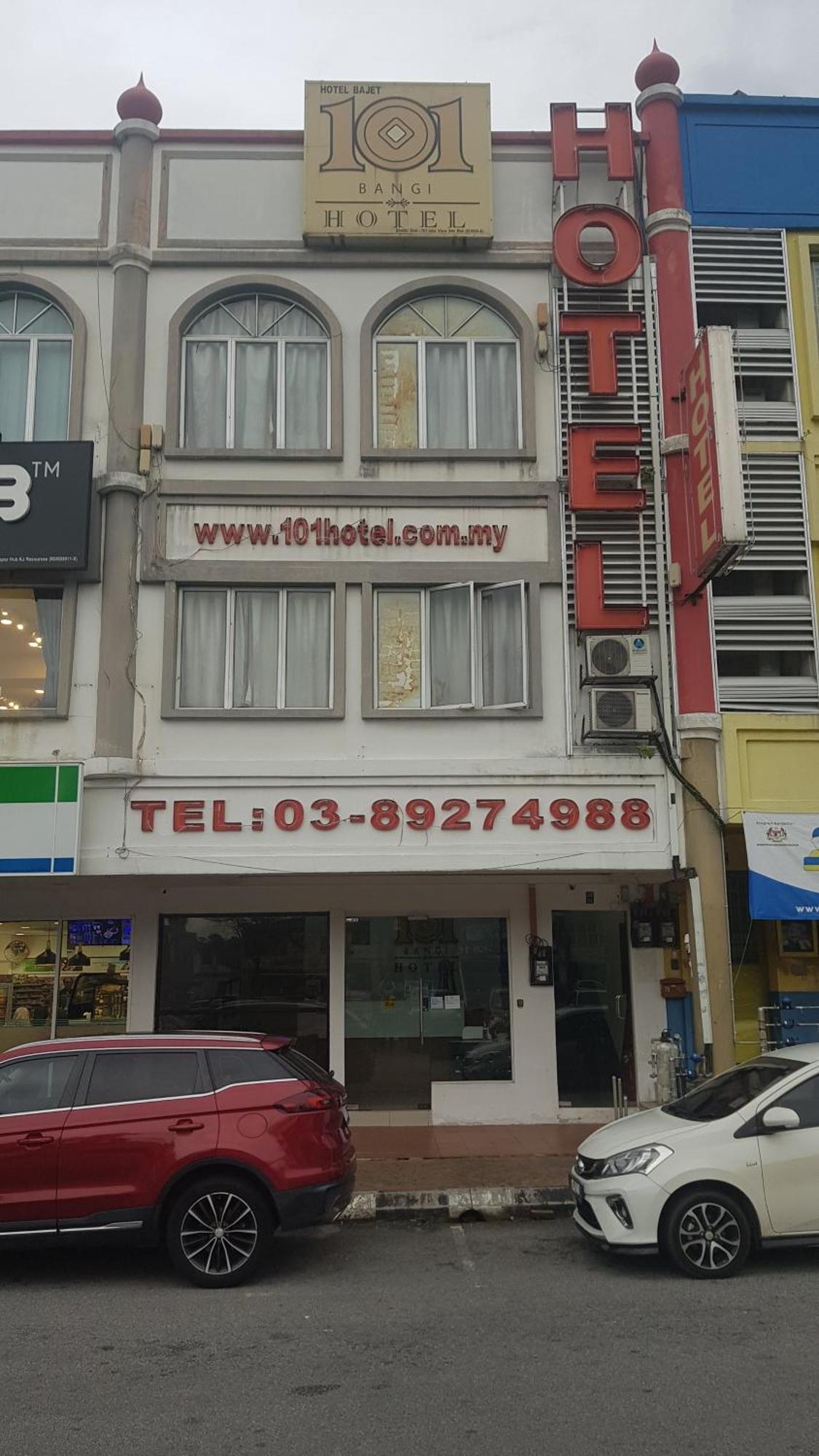 101 Hotel Bangi Bagian luar foto
