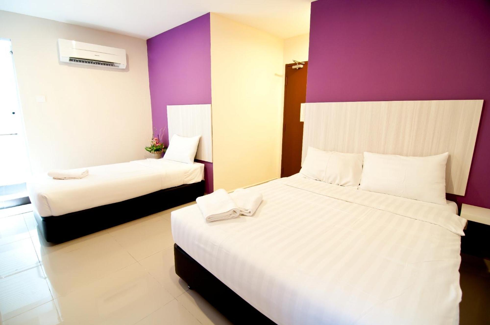 101 Hotel Bangi Bagian luar foto