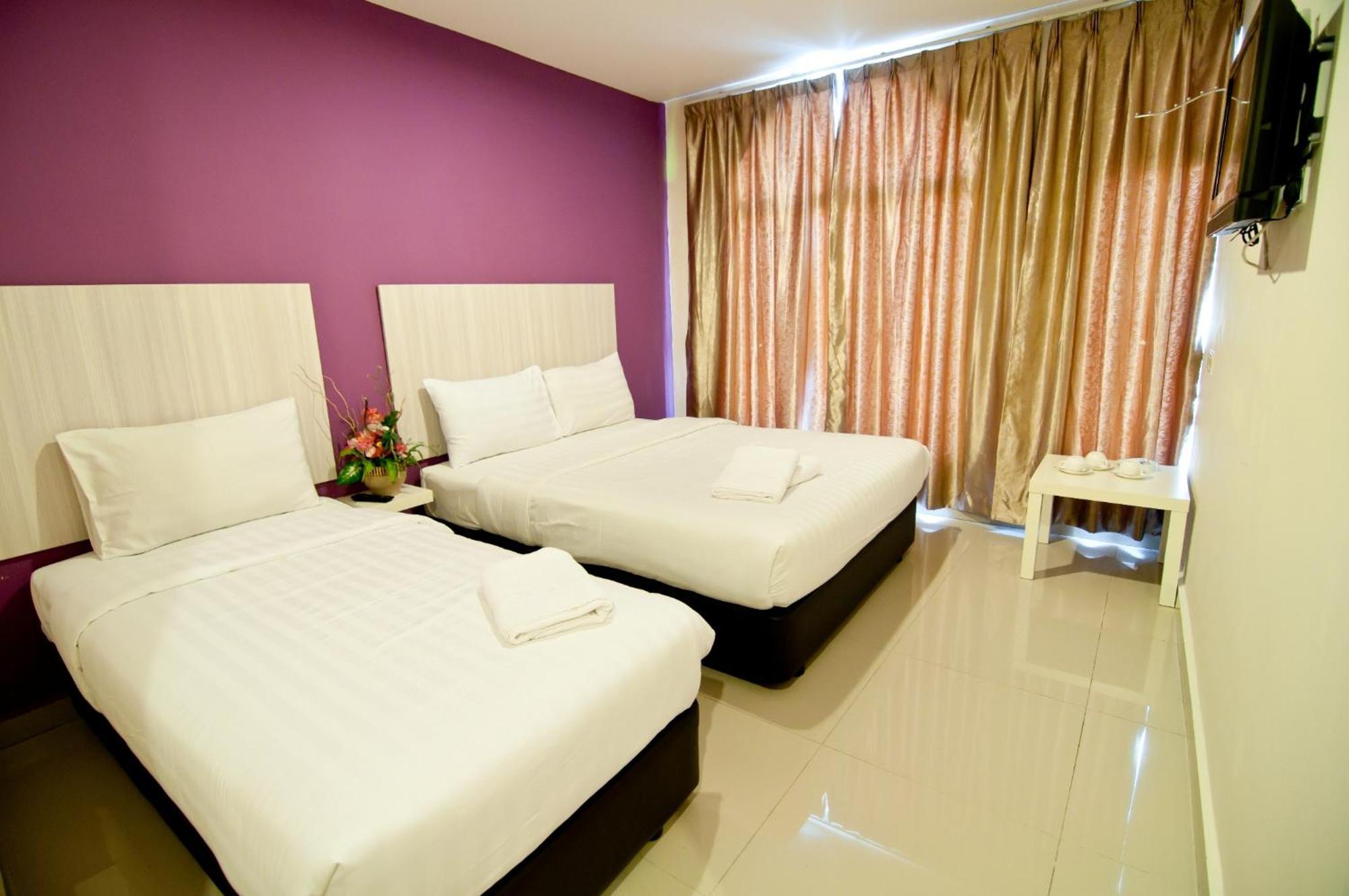 101 Hotel Bangi Bagian luar foto