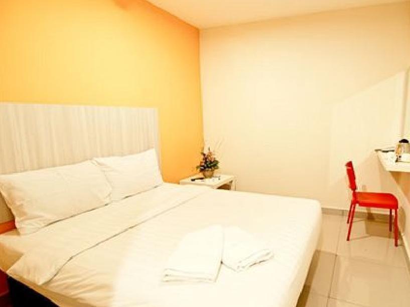 101 Hotel Bangi Bagian luar foto