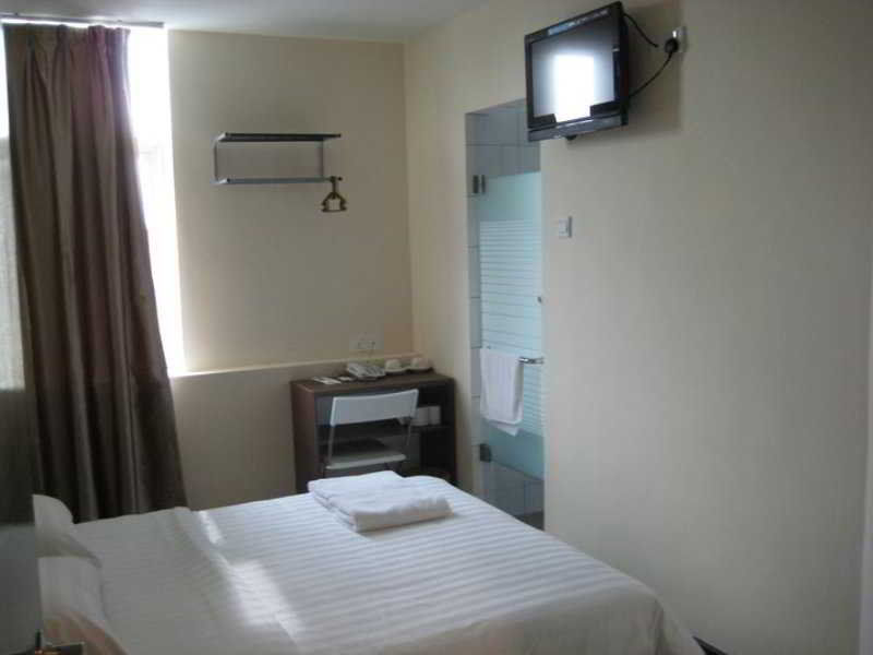 101 Hotel Bangi Bagian luar foto