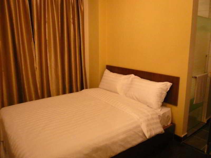 101 Hotel Bangi Bagian luar foto
